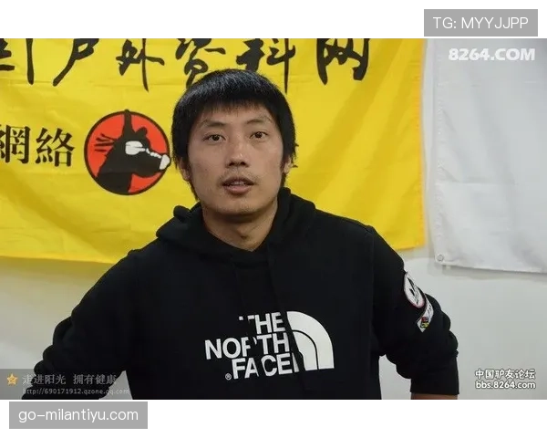 仲满训练完直接啃鸡腿？这反差谁懂啊