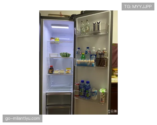 张楠家的冰箱里塞满了能量胶，连饮料都得排队等位置